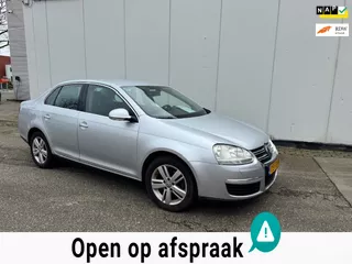Volkswagen Jetta 2.0 FSI Comfortline Automaat