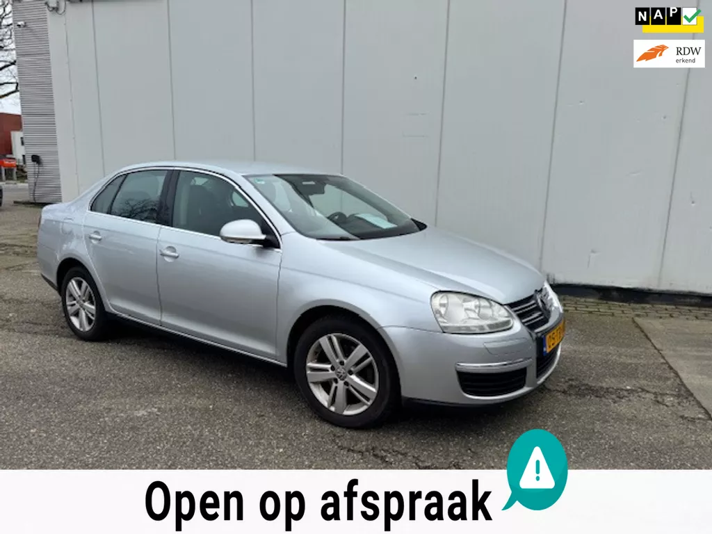 Volkswagen Jetta 2.0 FSI Comfortline Automaat